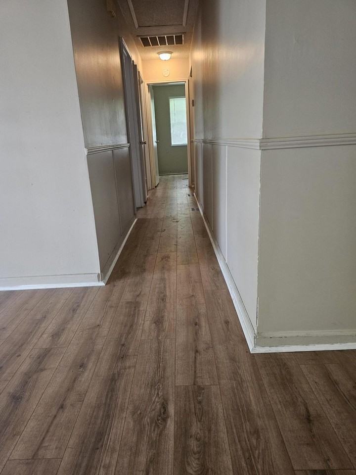 641 Yates St Ne - Photo 5 of 5