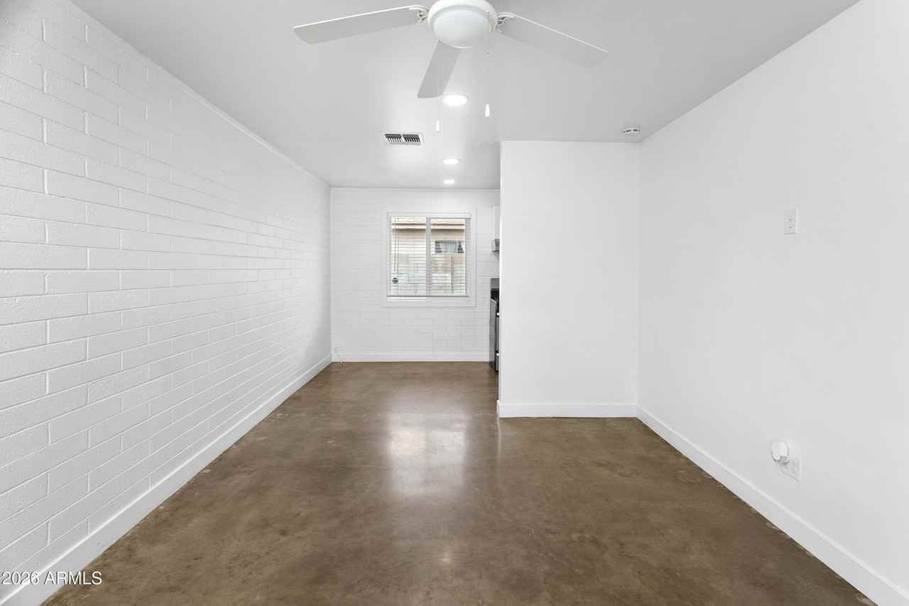 1646 E Mckinley St Apt 2 #2 - Photo 4 of 24