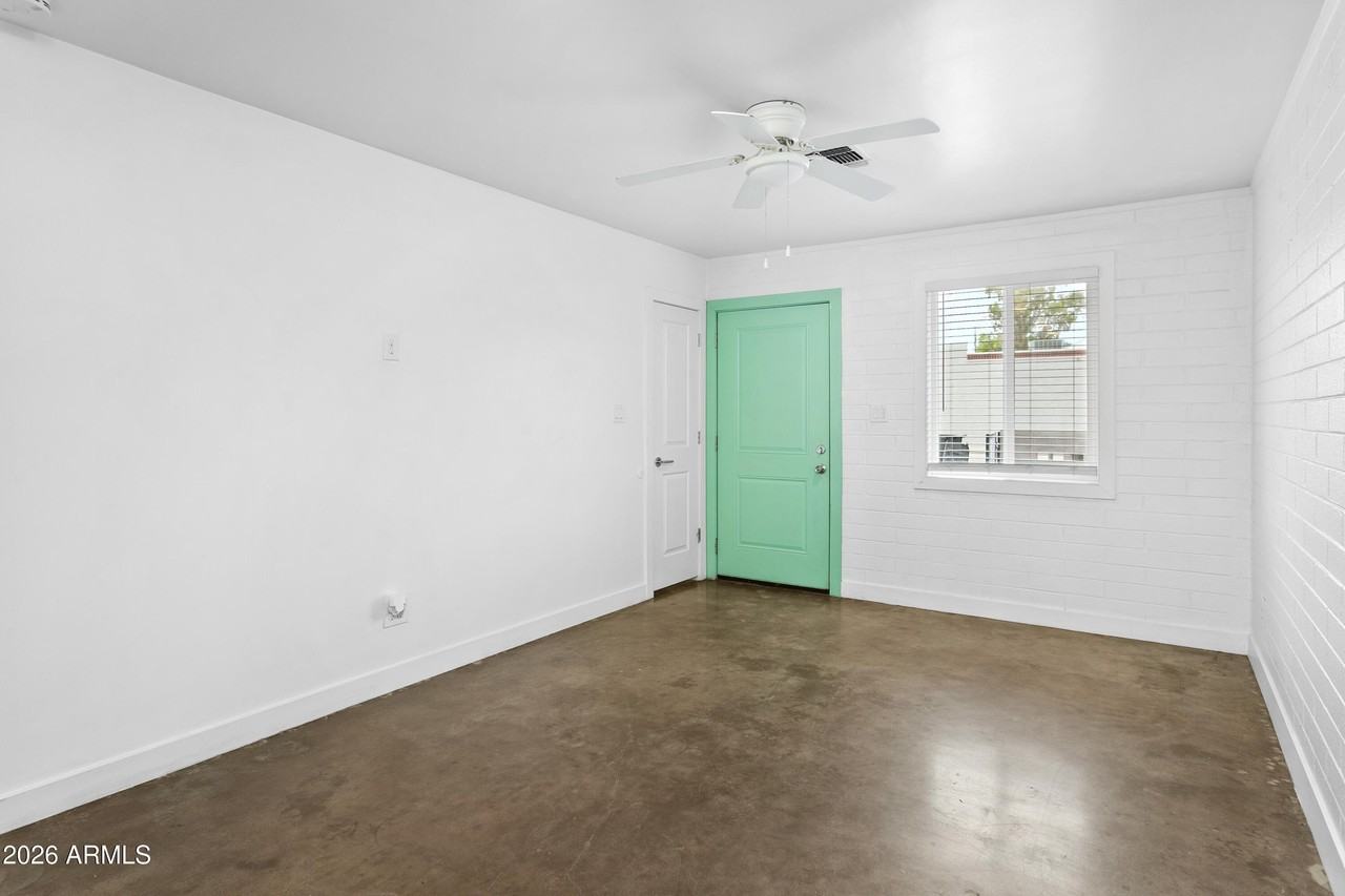 1646 E Mckinley St Apt 2 #2 - Photo 5 of 24