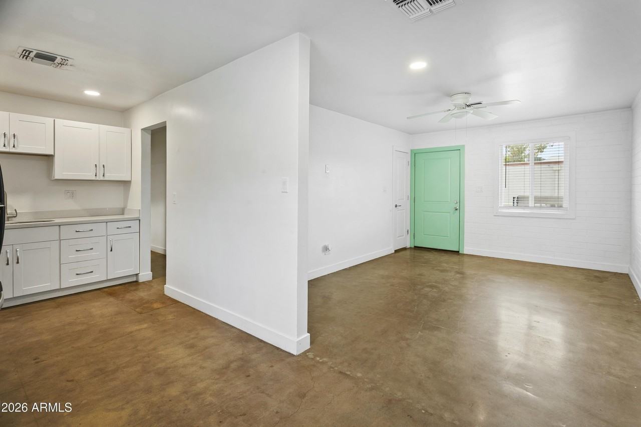 1646 E Mckinley St Apt 2 #2 - Photo 7 of 24