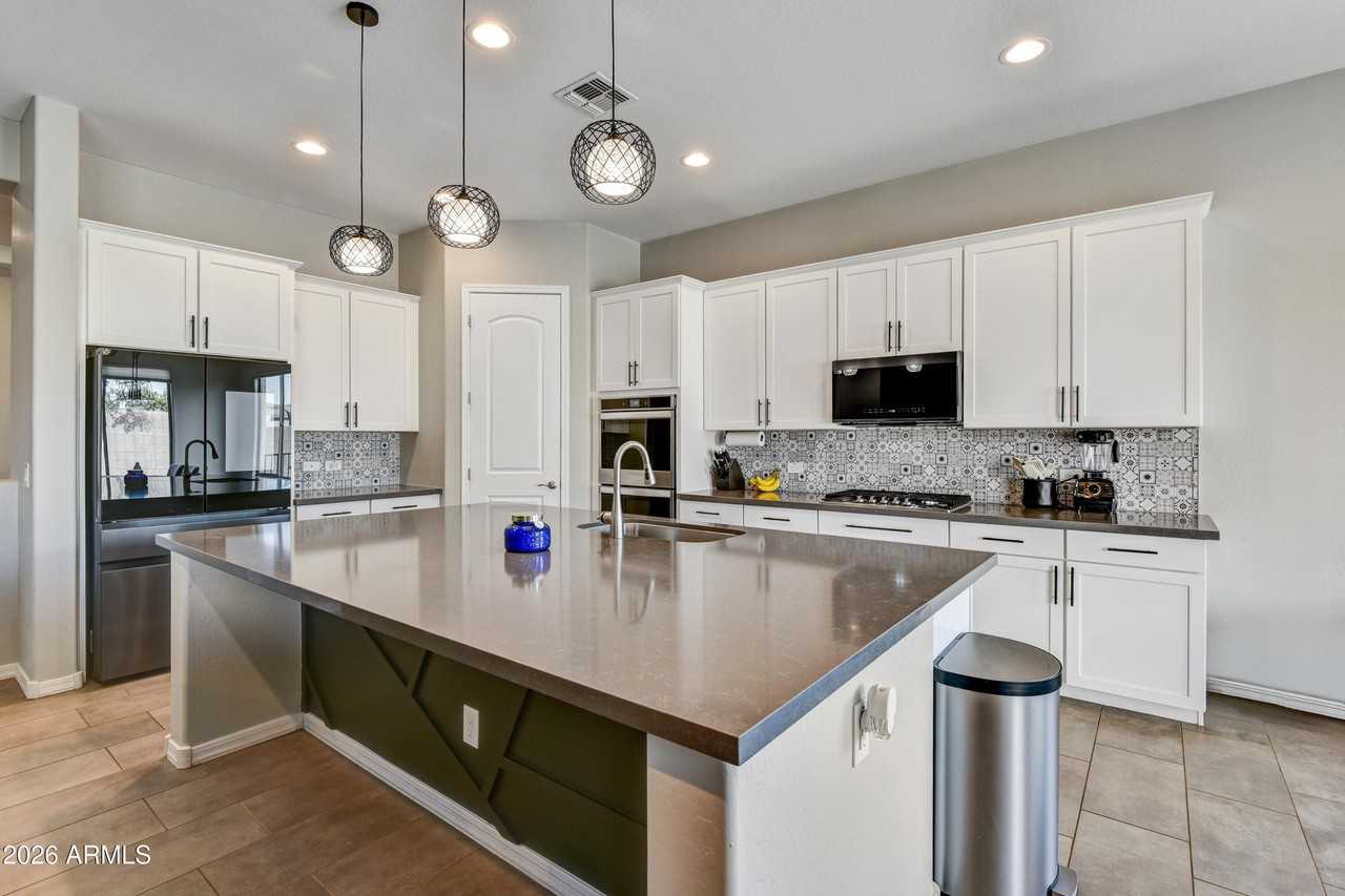 23018 E Orchard Ln - Photo 7 of 27