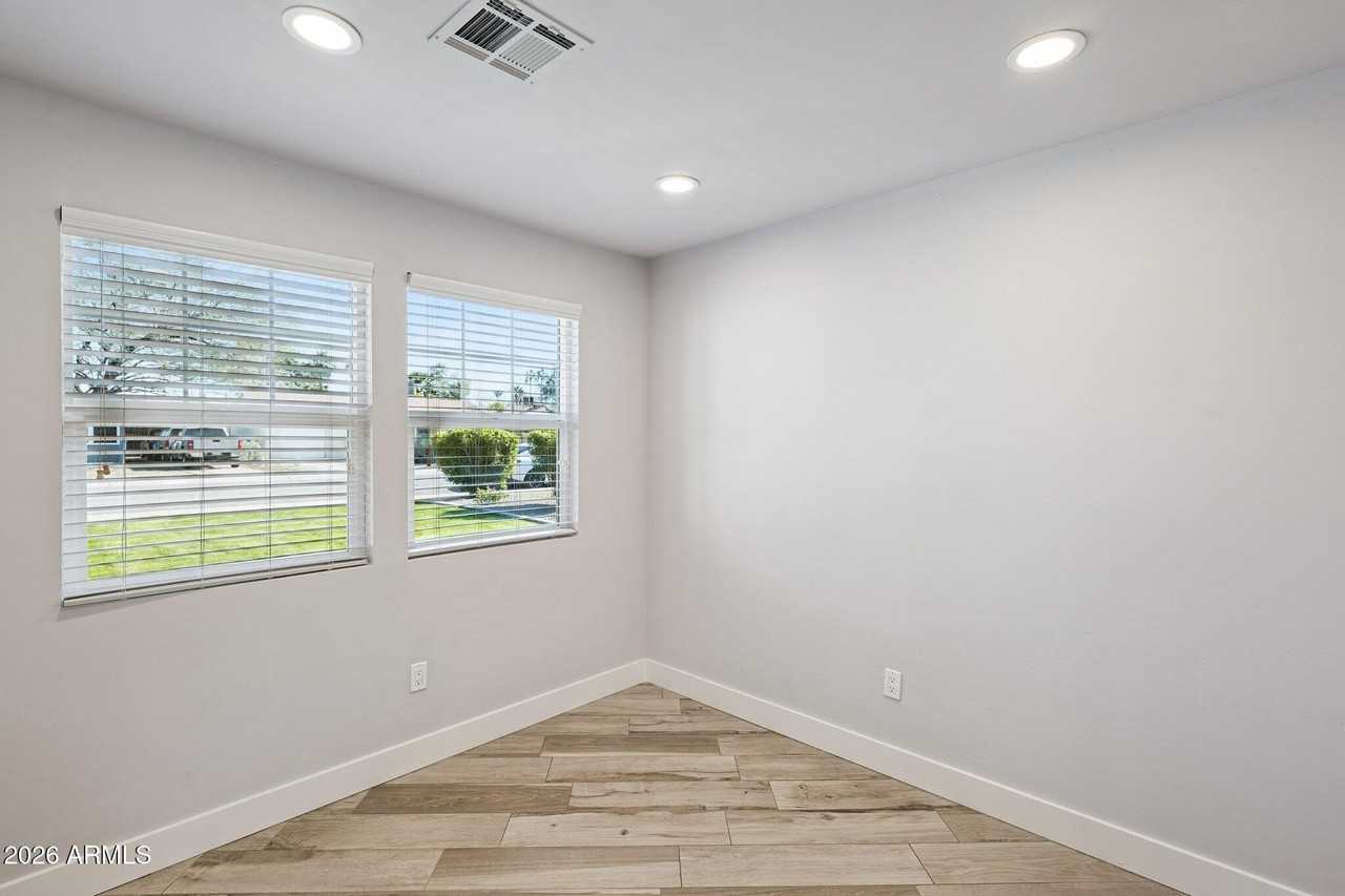 4232 N 19th Pl - Photo 6 of 38