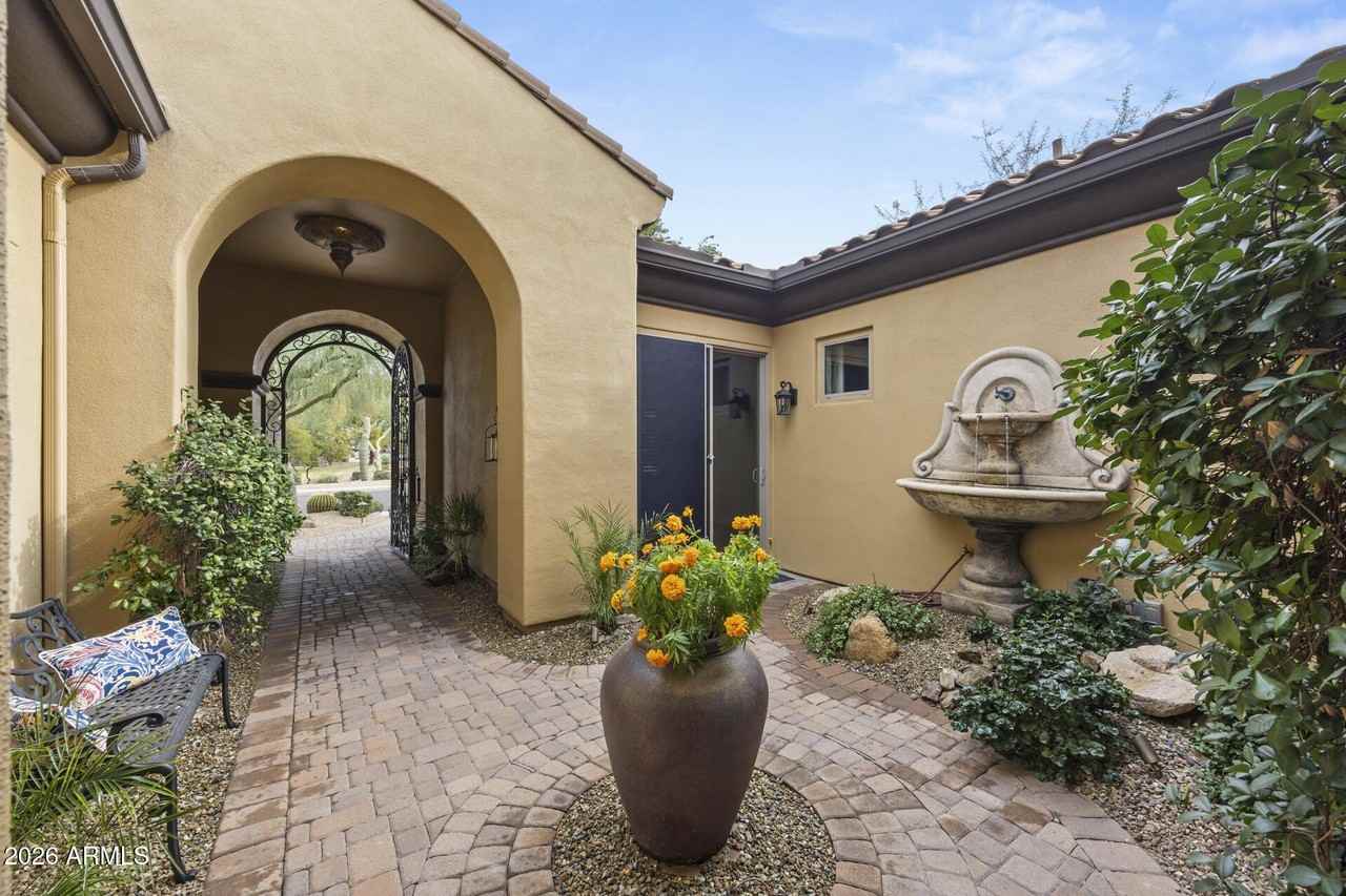 3653 E Sands Dr - Photo 4 of 46