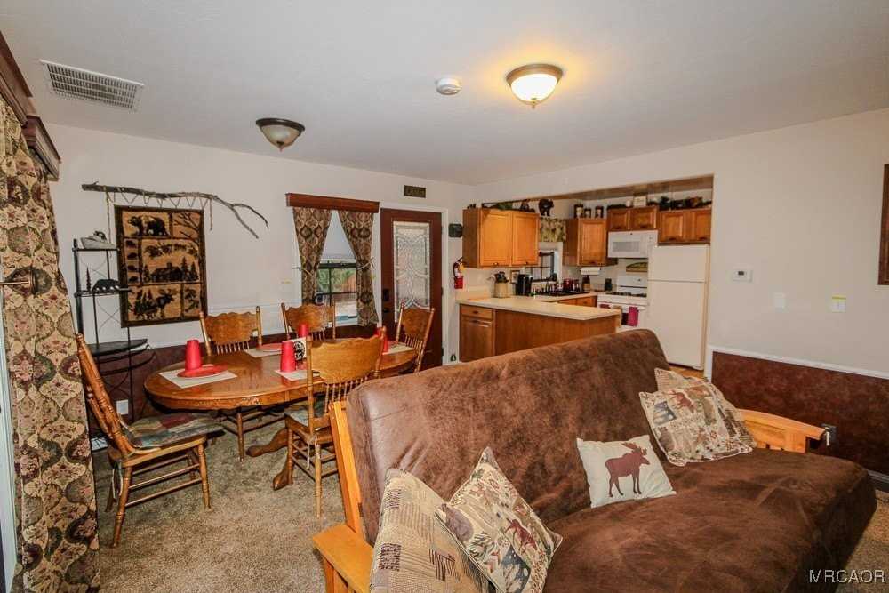 404 W Rainbow Blvd - Photo 7 of 35