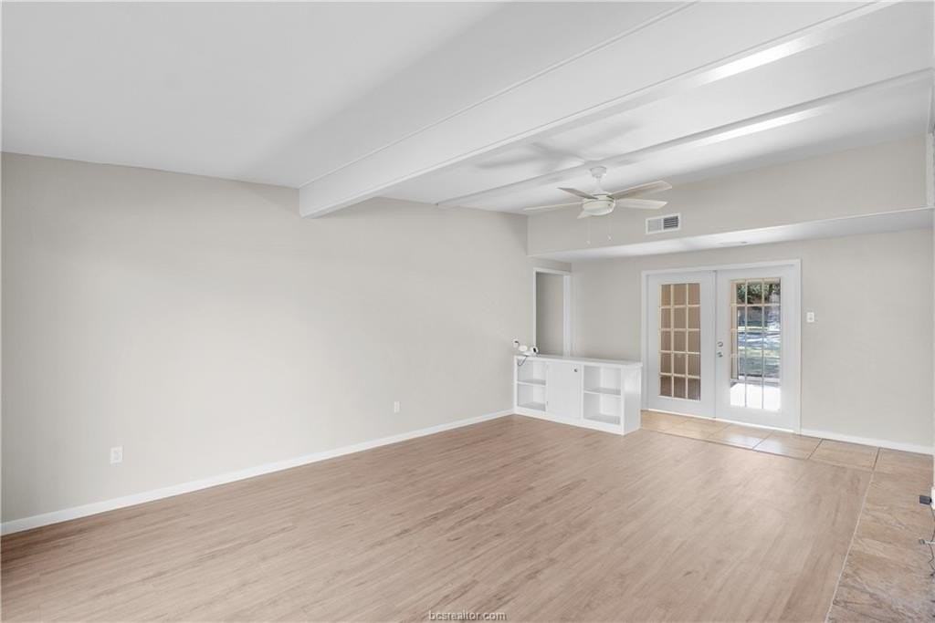 401 Glade St - Photo 4 of 23