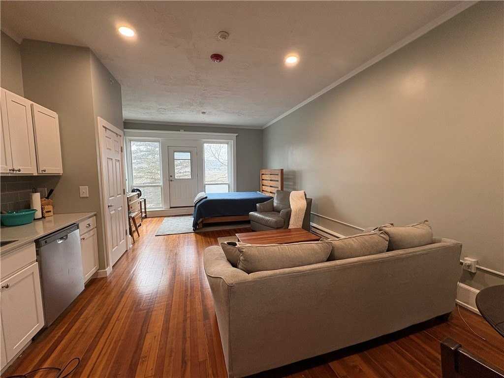 290 Chestnut St Apt 10 #10 - Photo 2 of 7