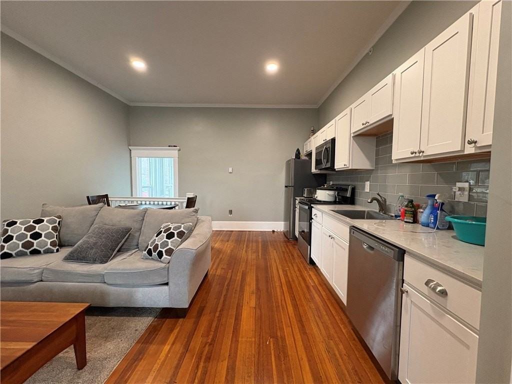 290 Chestnut St Apt 10 #10 - Photo 6 of 7