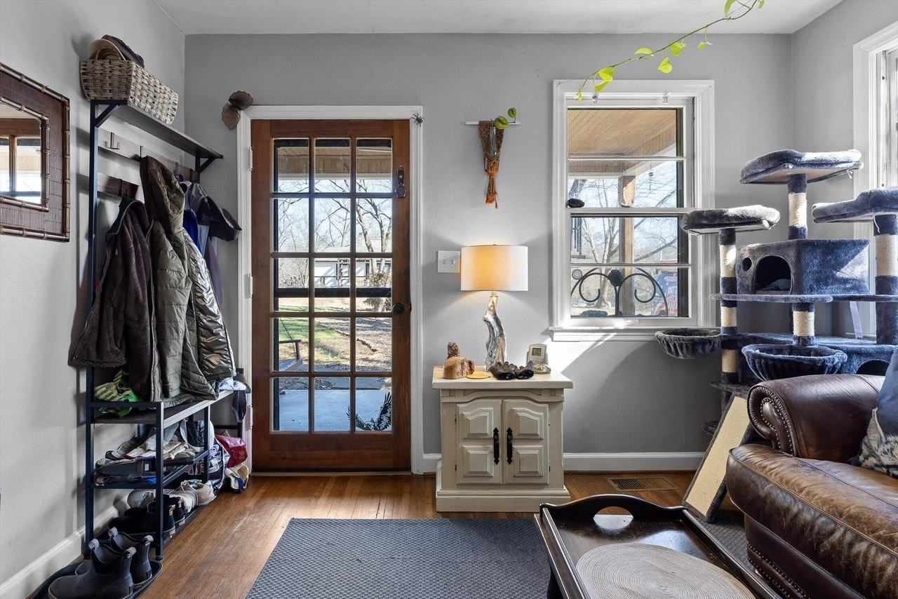 844 Linden Hall Rd - Photo 3 of 50