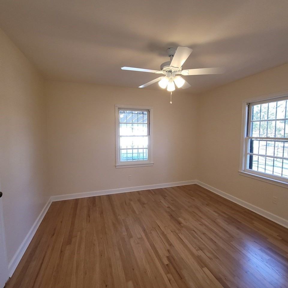 1702 Elvan Ave - Photo 7 of 9