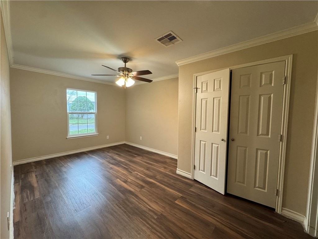 4722 Queen Dr - Photo 3 of 13