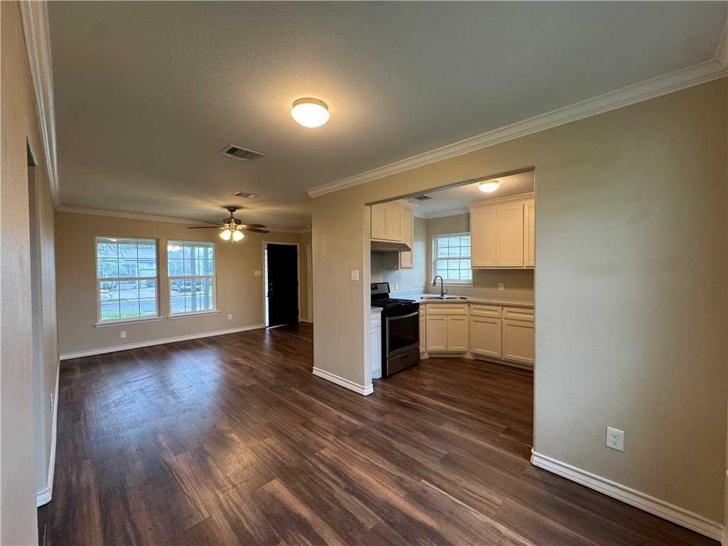 4722 Queen Dr - Photo 6 of 13