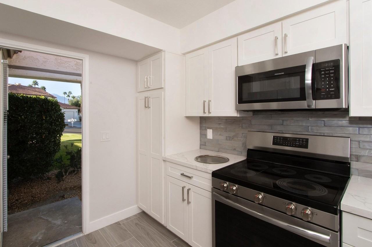 164 Desert Falls Dr E - Photo 6 of 18