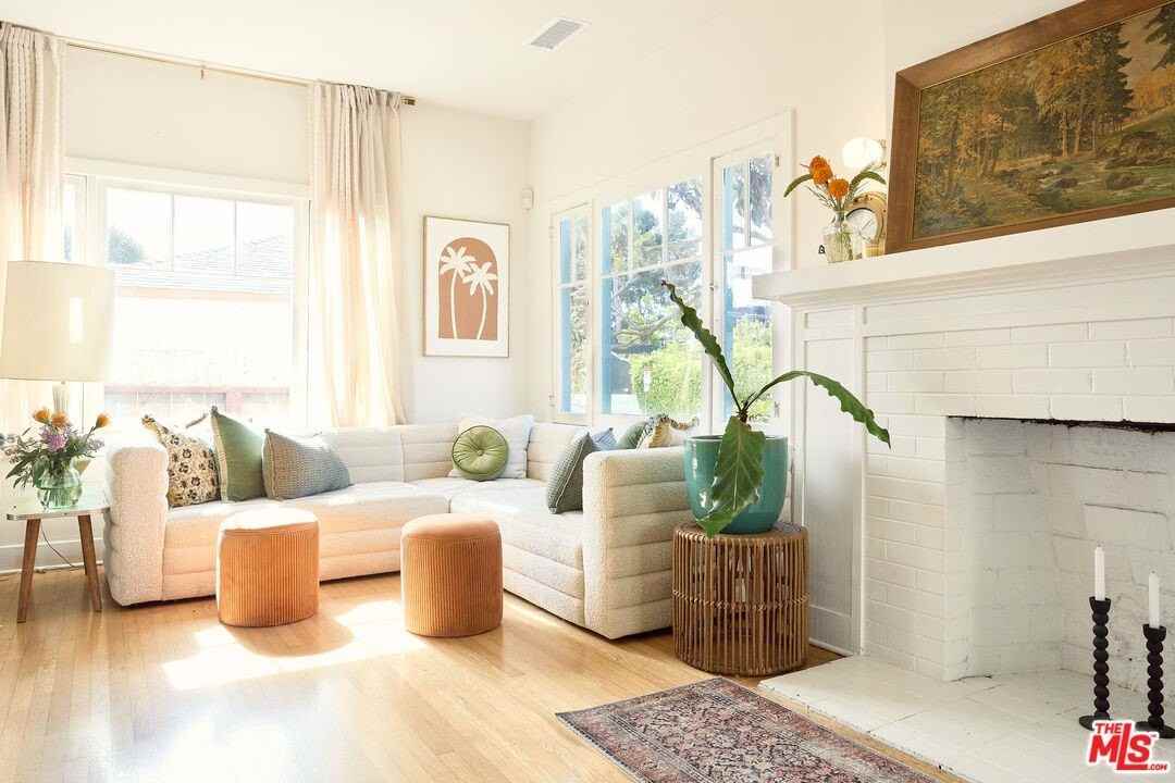 818 Palms Blvd - Photo 2 of 50