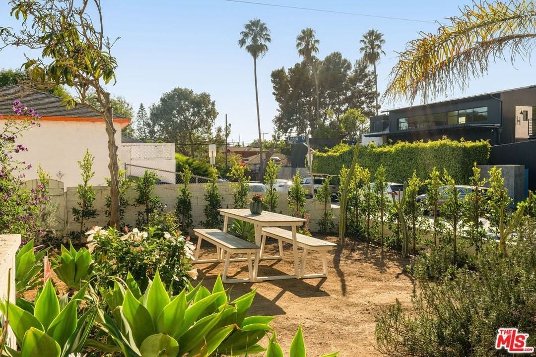 818 Palms Blvd - Photo 3 of 50