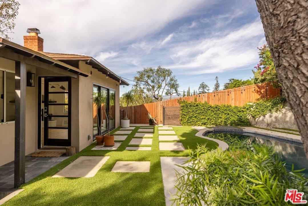 3424 Primera Ave - Photo 3 of 50