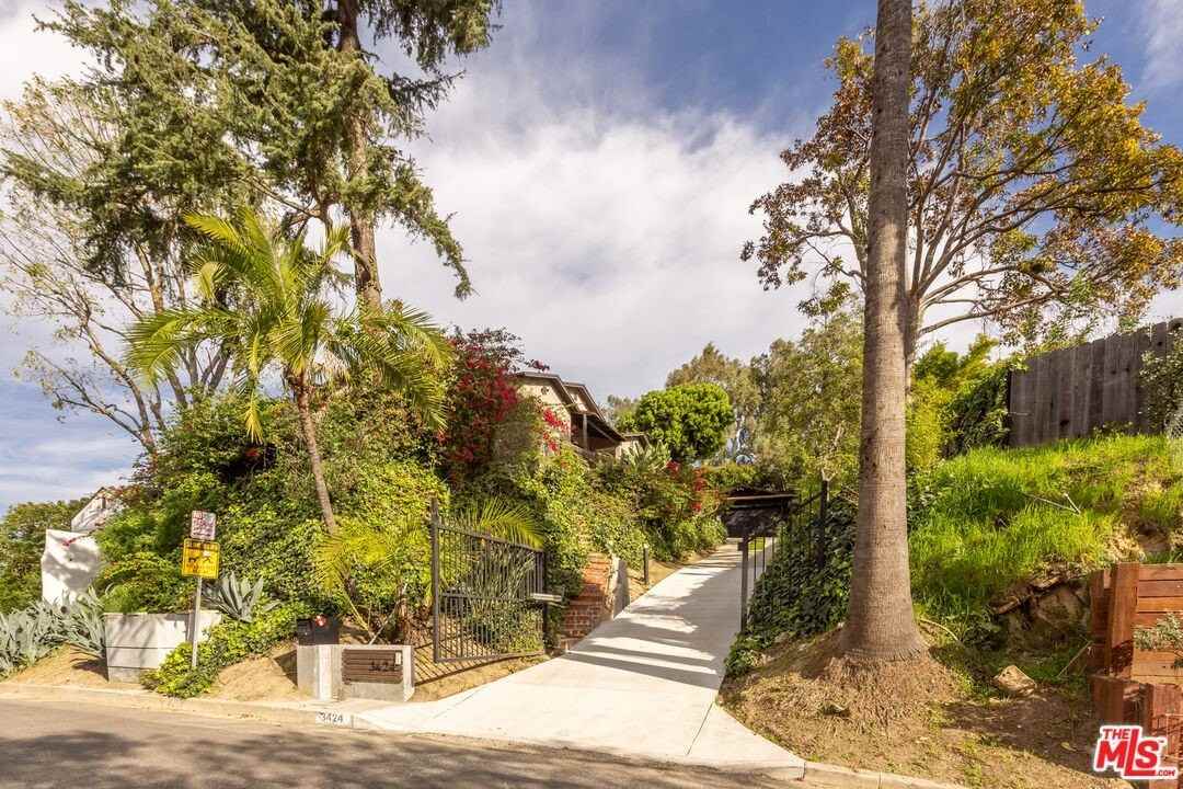 3424 Primera Ave - Photo 4 of 50