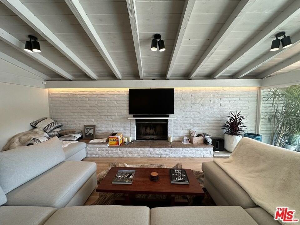 22428 Victory Blvd - Photo 2 of 26