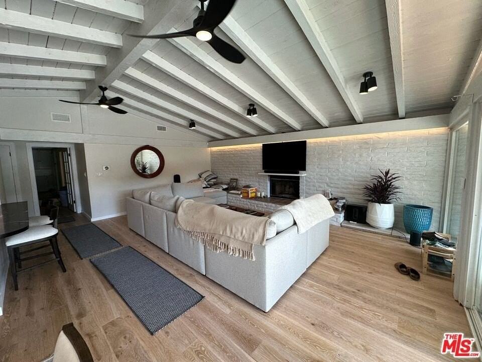 22428 Victory Blvd - Photo 3 of 26