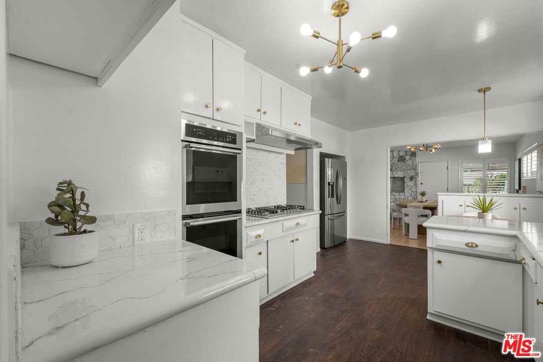 6119 Goodland Ave - Photo 7 of 22