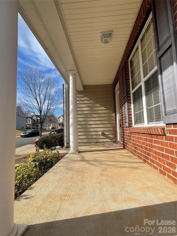 13722 Delstone Dr - Photo 2 of 23