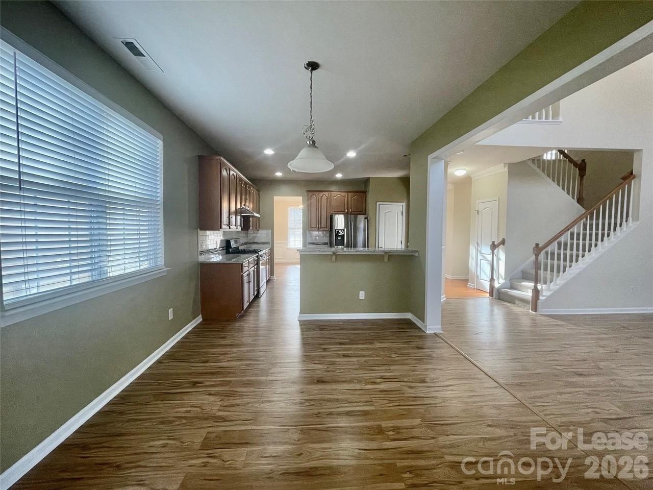 13722 Delstone Dr - Photo 4 of 23