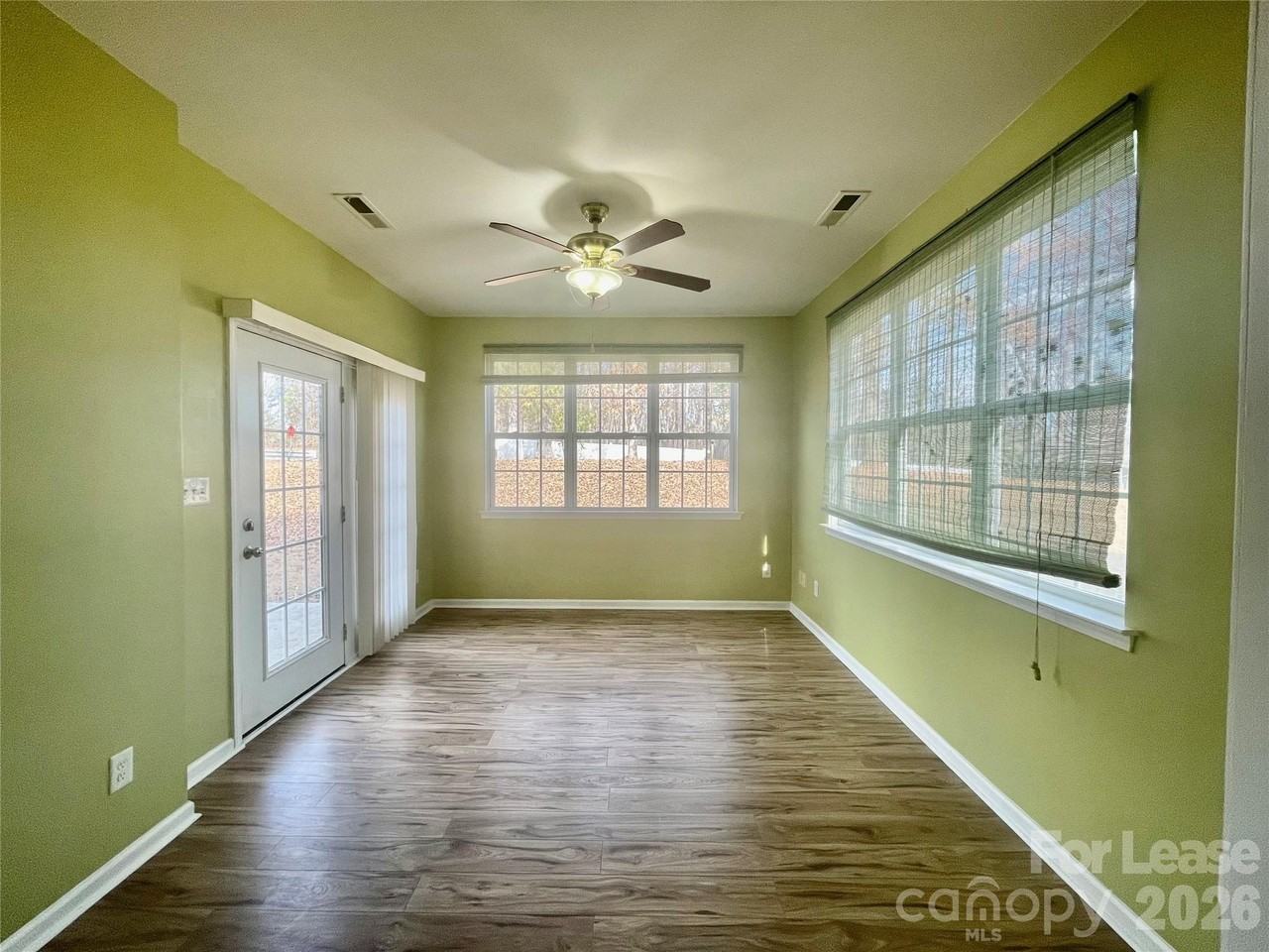 13722 Delstone Dr - Photo 5 of 23