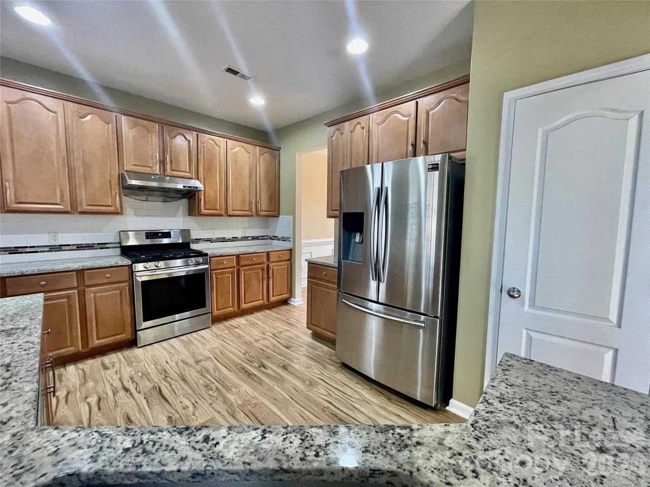 13722 Delstone Dr - Photo 6 of 23