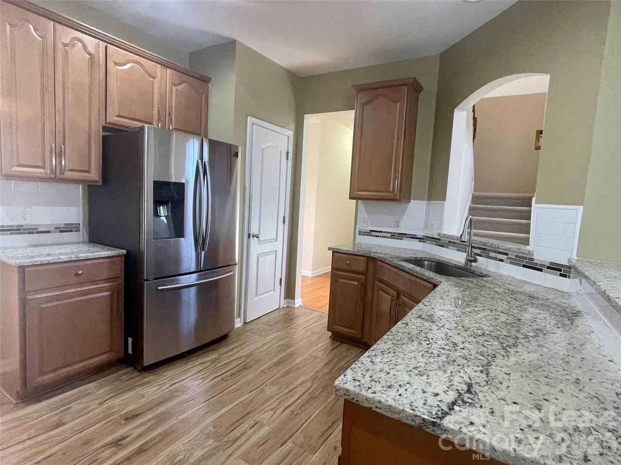 13722 Delstone Dr - Photo 7 of 23