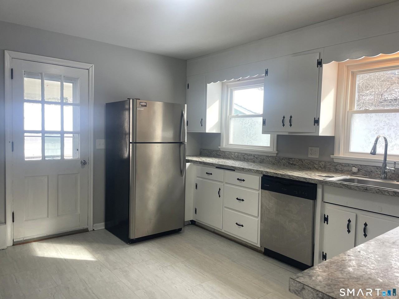 7 Meadow Dr - Photo 5 of 12