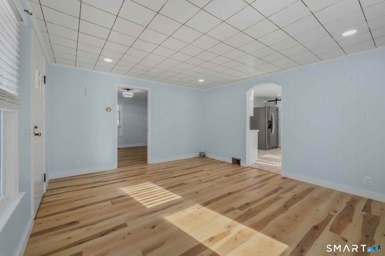 125 Spithead Rd - Photo 5 of 21