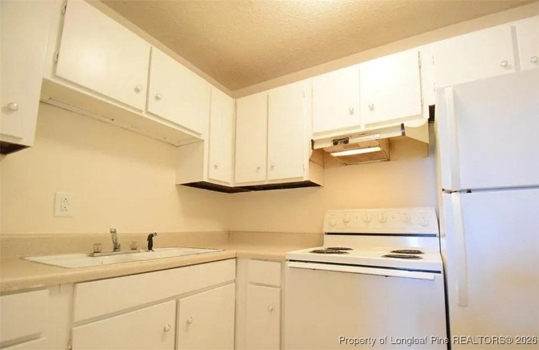 629 Gables Ct Apt 2 #2-6-13-19 - Photo 7 of 18