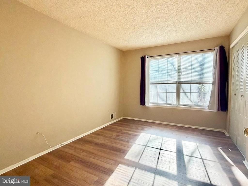 82 Versailles Ct - Photo 4 of 14