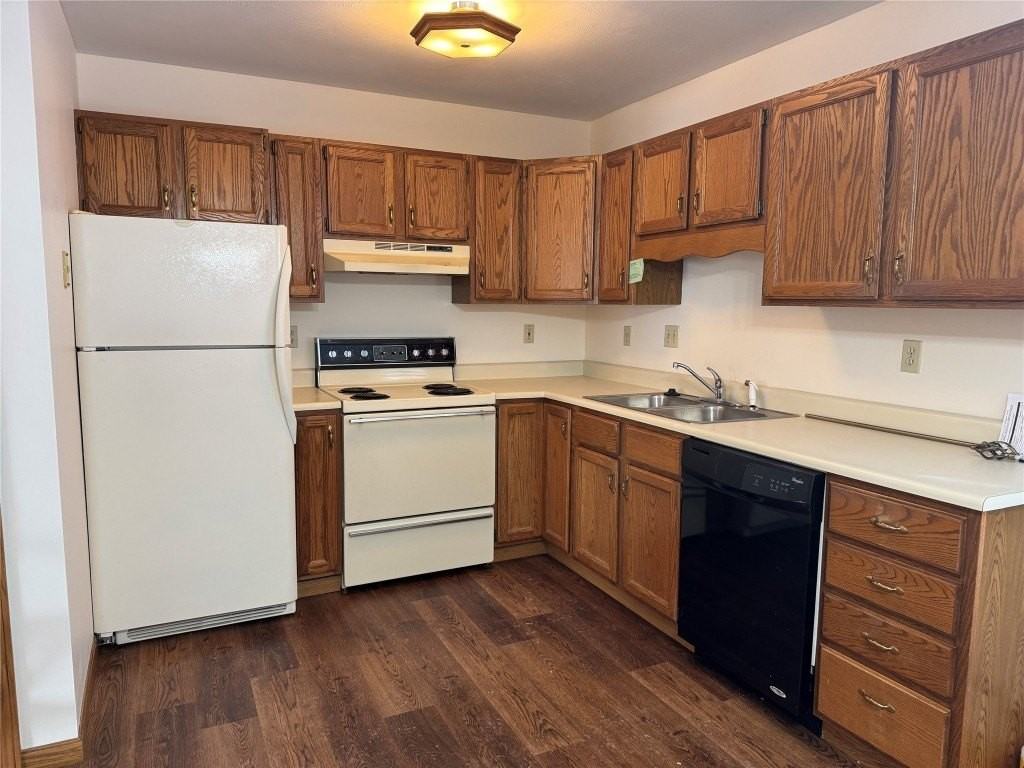 4024 Canterbury Dr - Photo 4 of 11