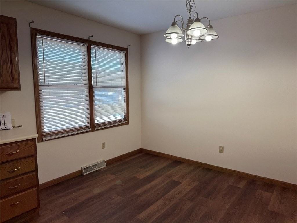 4024 Canterbury Dr - Photo 5 of 11