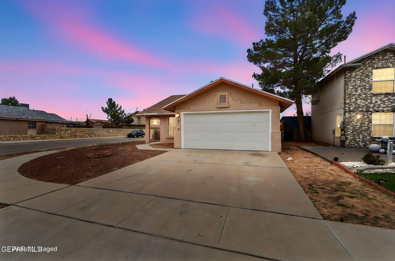 12130 Road House Dr - Photo 4 of 32