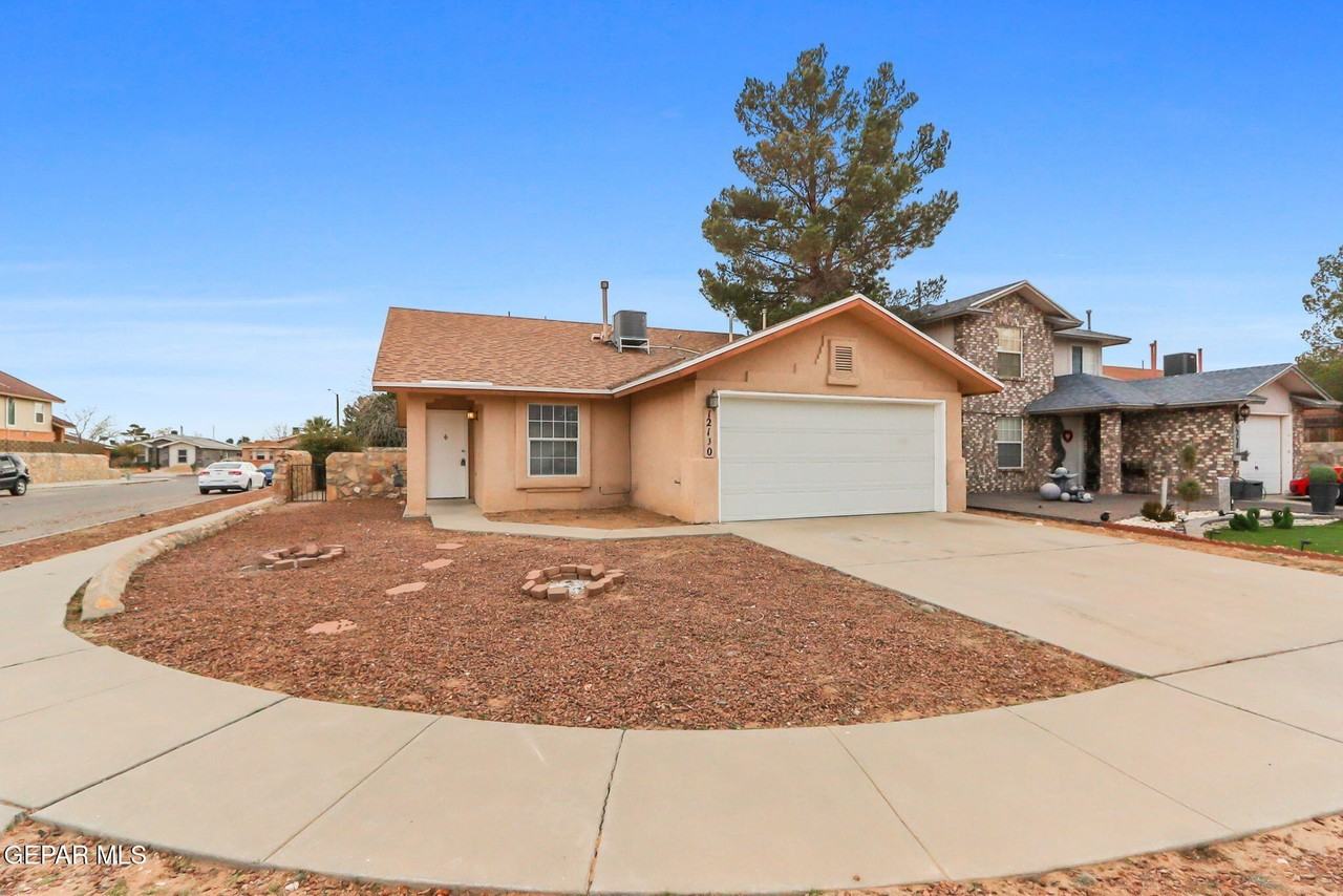 12130 Road House Dr - Photo 5 of 32