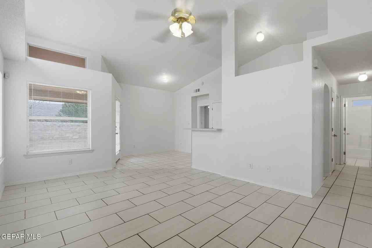 12130 Road House Dr - Photo 7 of 32