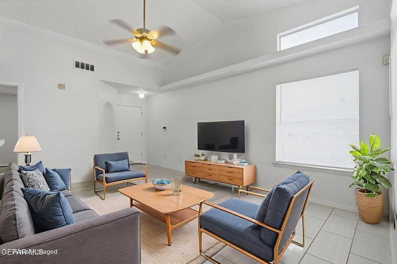 12130 Road House Dr - Photo 5 of 25