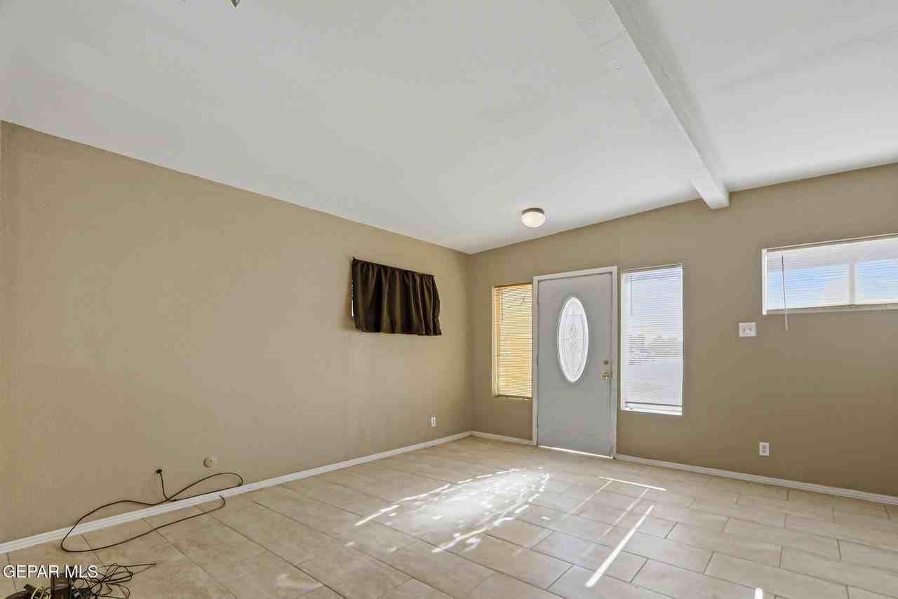 408 Lesa Ln - Photo 5 of 21