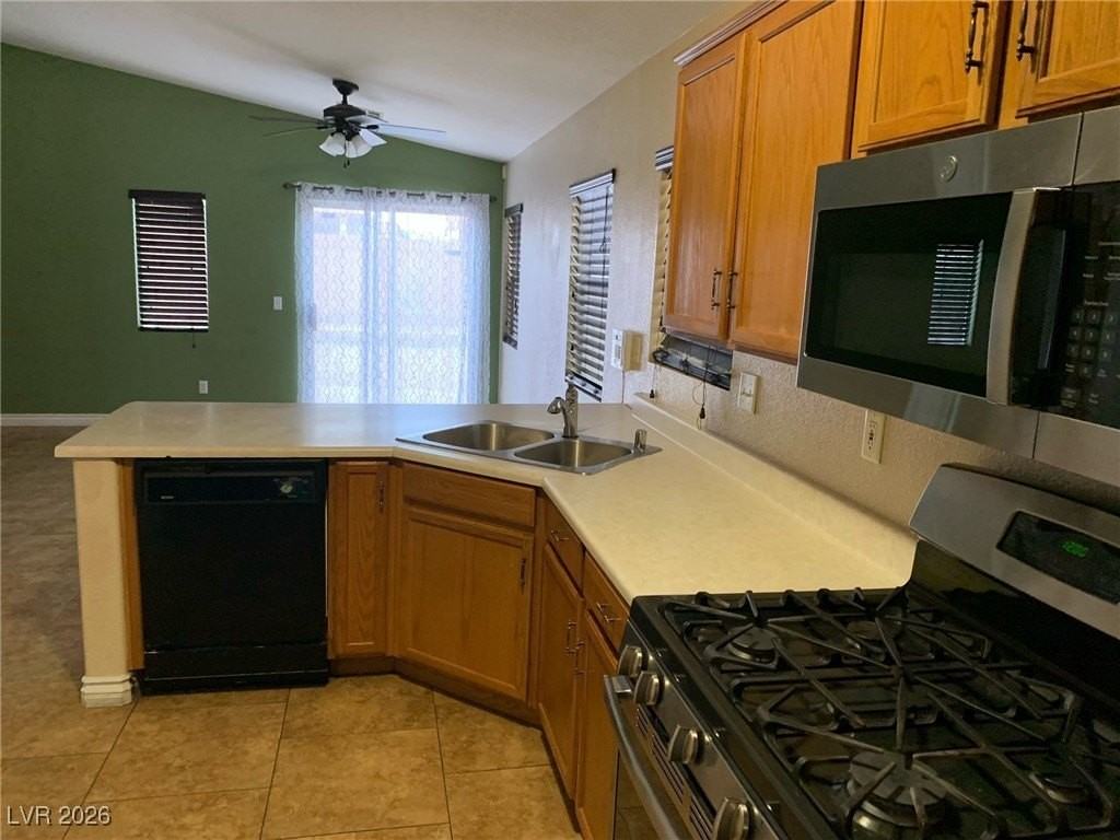 6286 Stone Hollow Ave - Photo 5 of 15