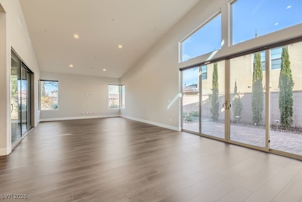 3008 Barrett Springs Ave - Photo 6 of 43