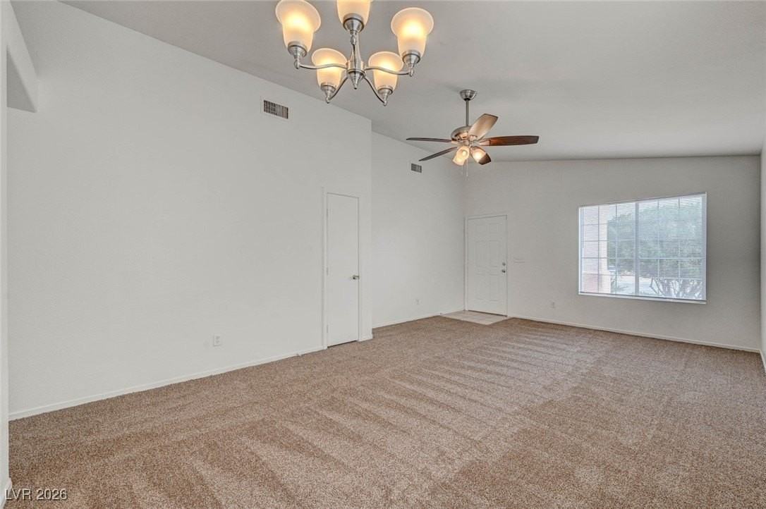 9573 Paradise Rd - Photo 6 of 39