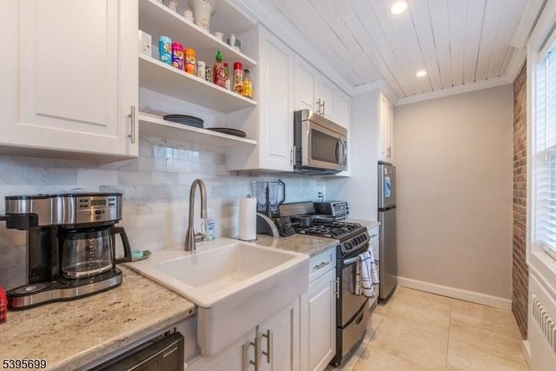 378 Claremont Ave #10 - Photo 2 of 12