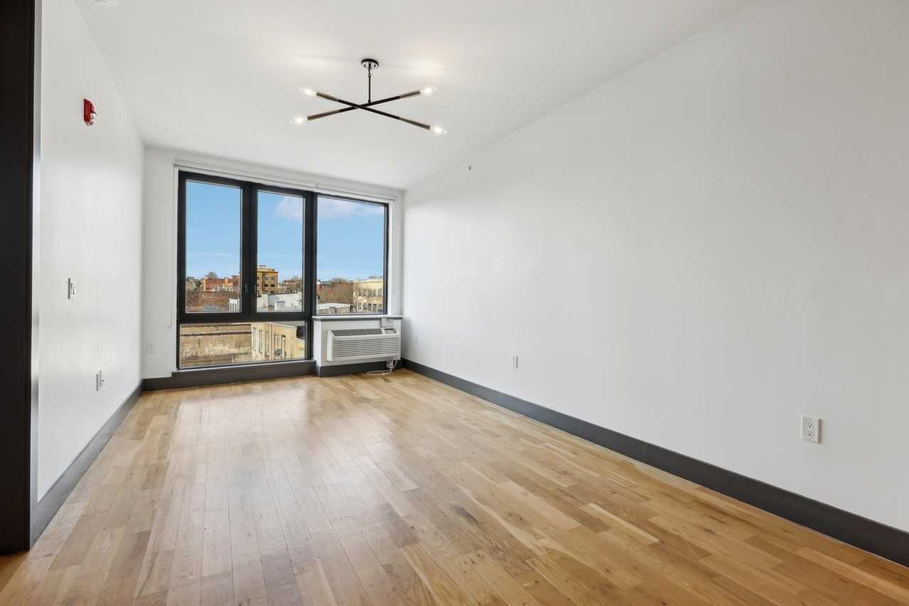 424 Arlington Ave #401