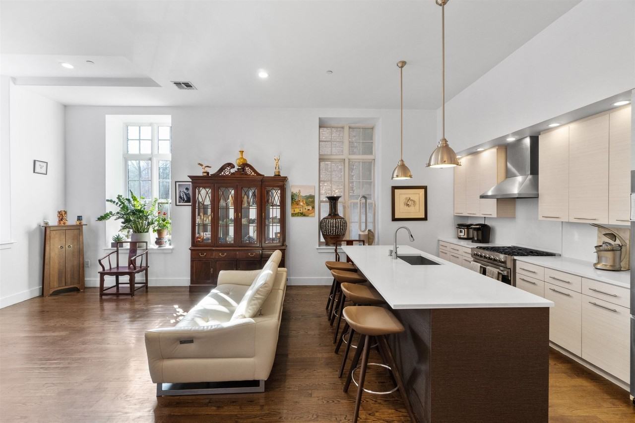 304 Pavonia Ave #102A - Photo 6 of 34