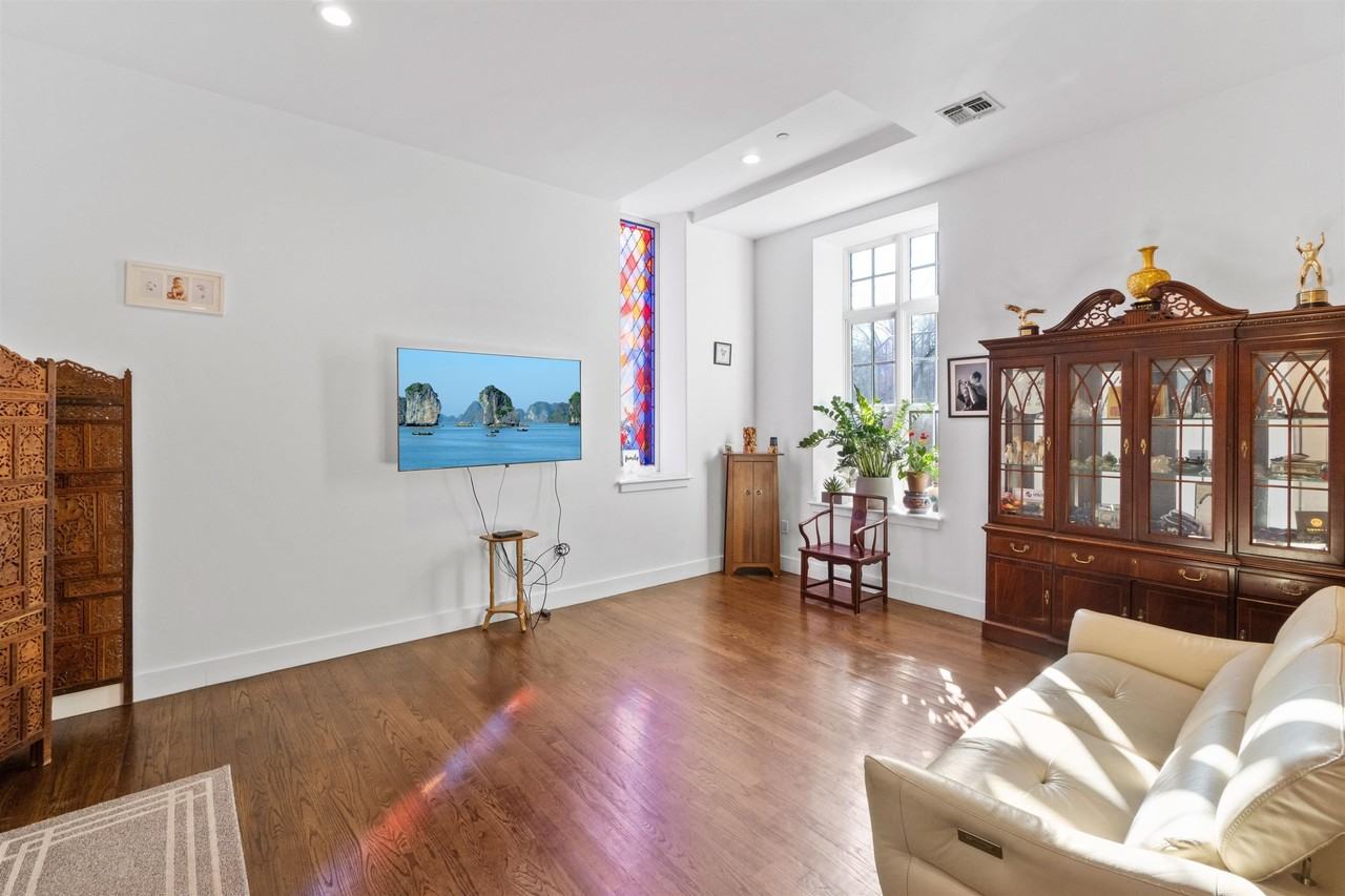 304 Pavonia Ave #102A - Photo 7 of 34