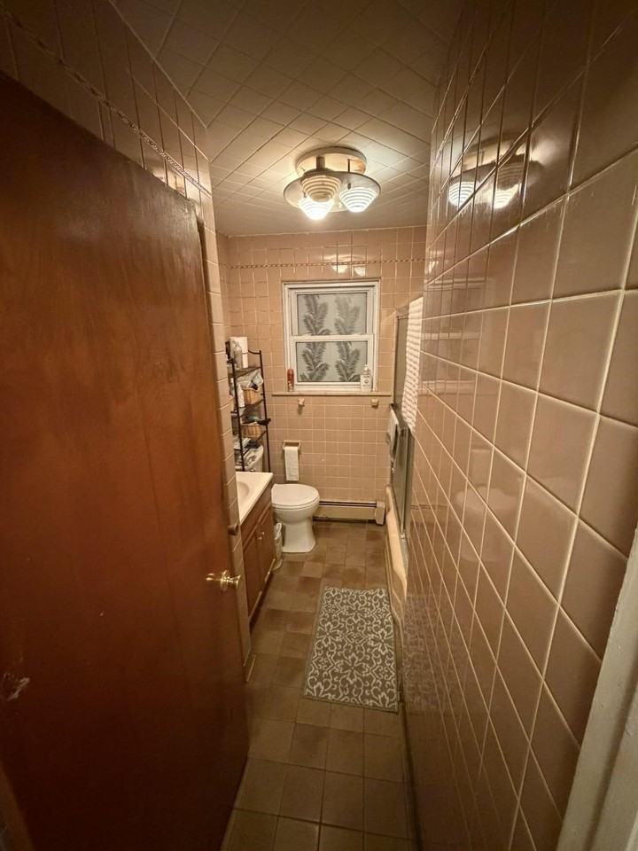 628 2nd Ave #1stFL - Photo 4 of 7