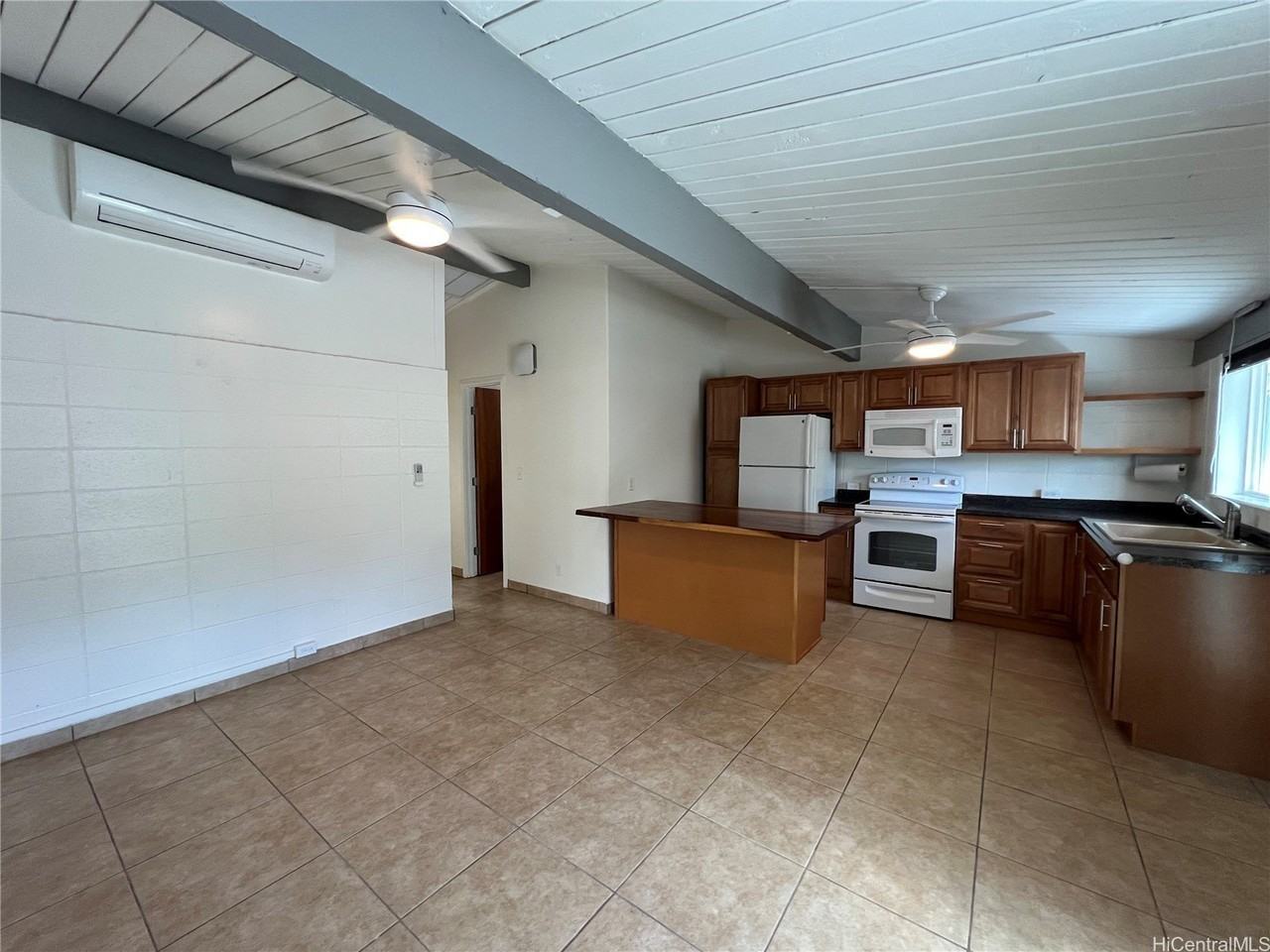 68-190 Au St Apt D #D - Photo 3 of 10