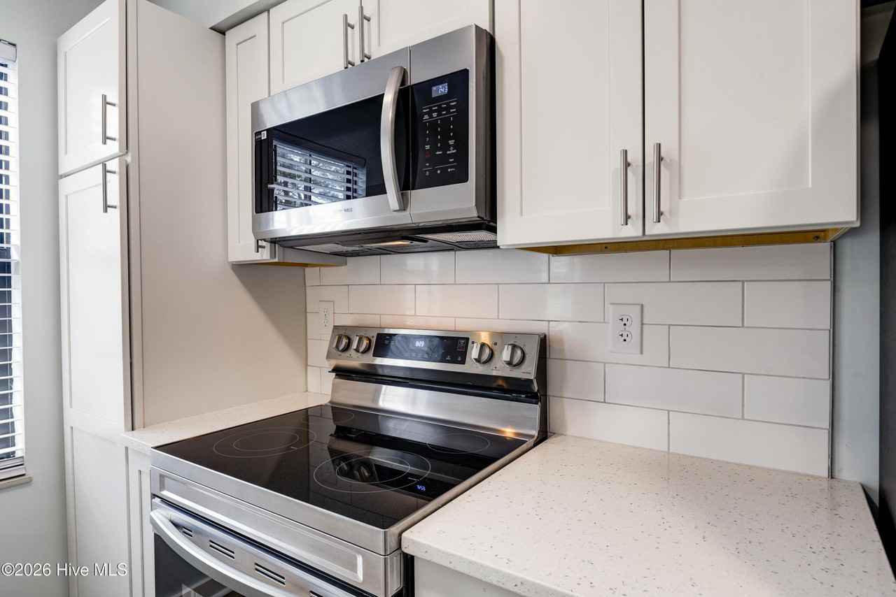 311 Country Club Villa Dr #3 - Photo 4 of 21