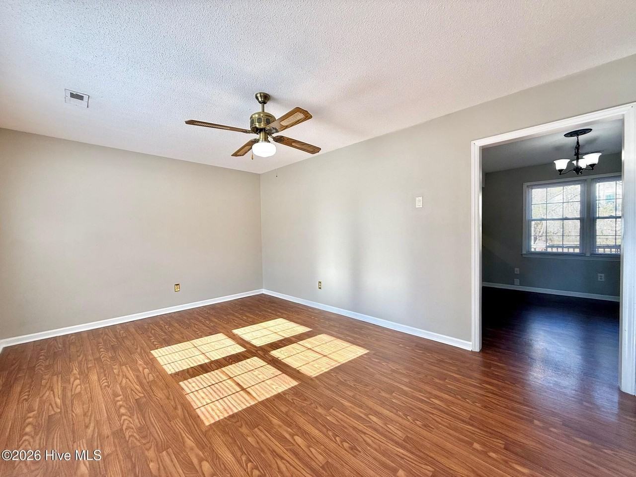 551 Oci Dr - Photo 2 of 21